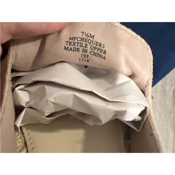 Women’s Marc Fisher Light Pink Faux Suede Studded Espadrilles Size 7 1/2 - Picture 8 of 8